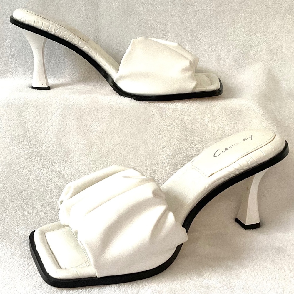 White Circus Sam Edelman Cushioned Comfy Stretchy Slip On Sandal Size 9